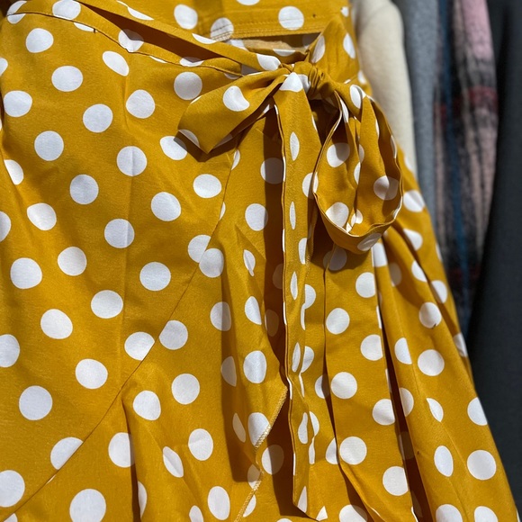 Women’s tie waist ruffle trim wrap skirt - Picture 3 of 4